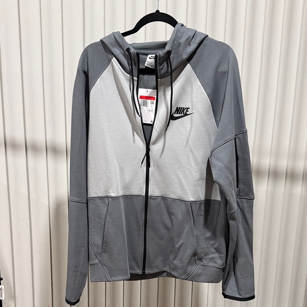 Nike Men's Light Gray Performance Jacket - Picture 2 of 4